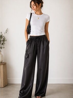 New without tags: Zara Flowing Satin Cargo Pants ~Size small